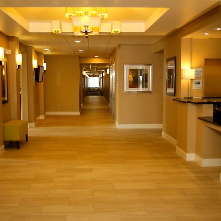 Holiday Inn Express & Suites Marion Northeast By Ihg Exterior foto