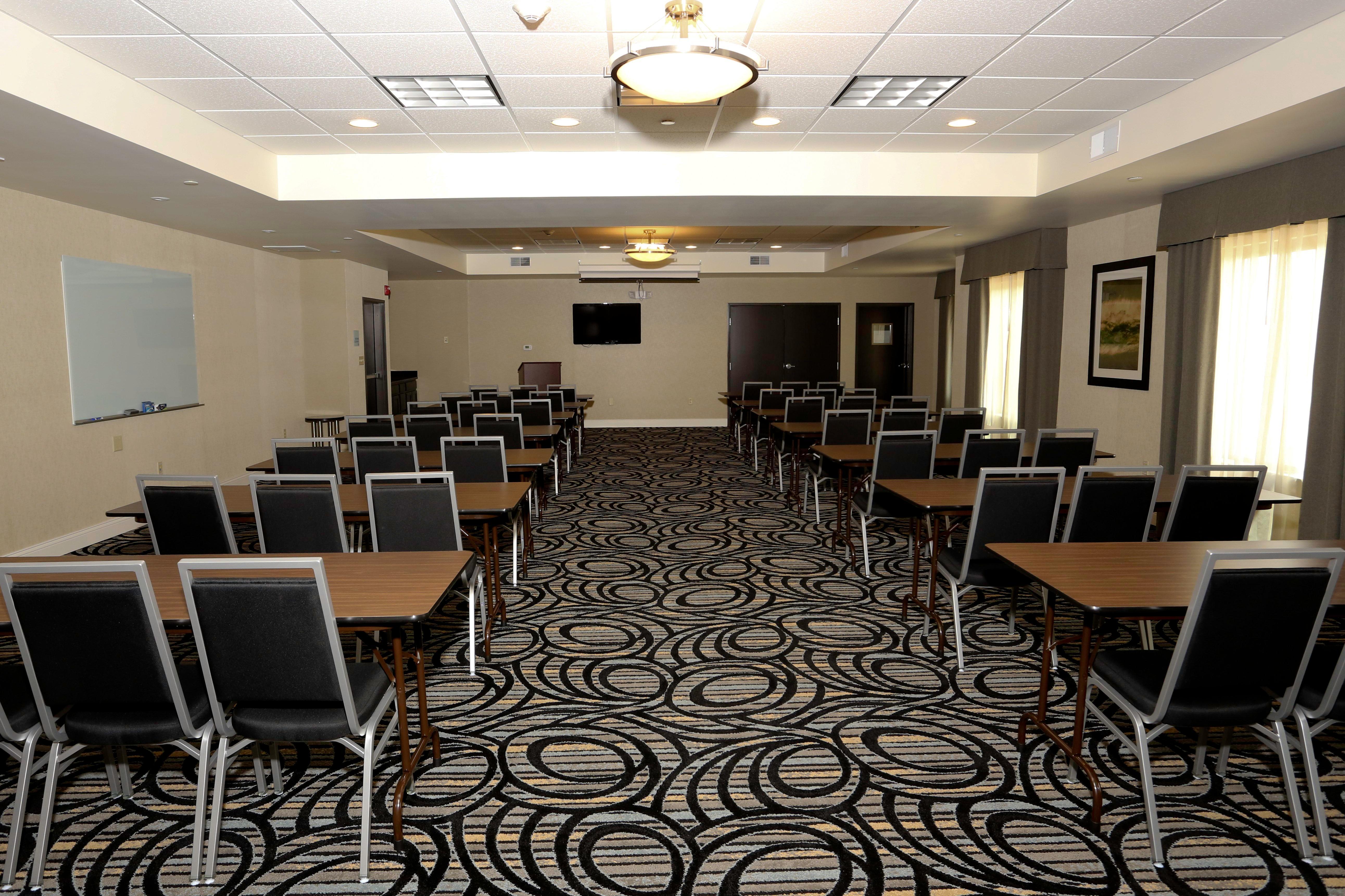 Holiday Inn Express & Suites Marion Northeast By Ihg Exterior foto