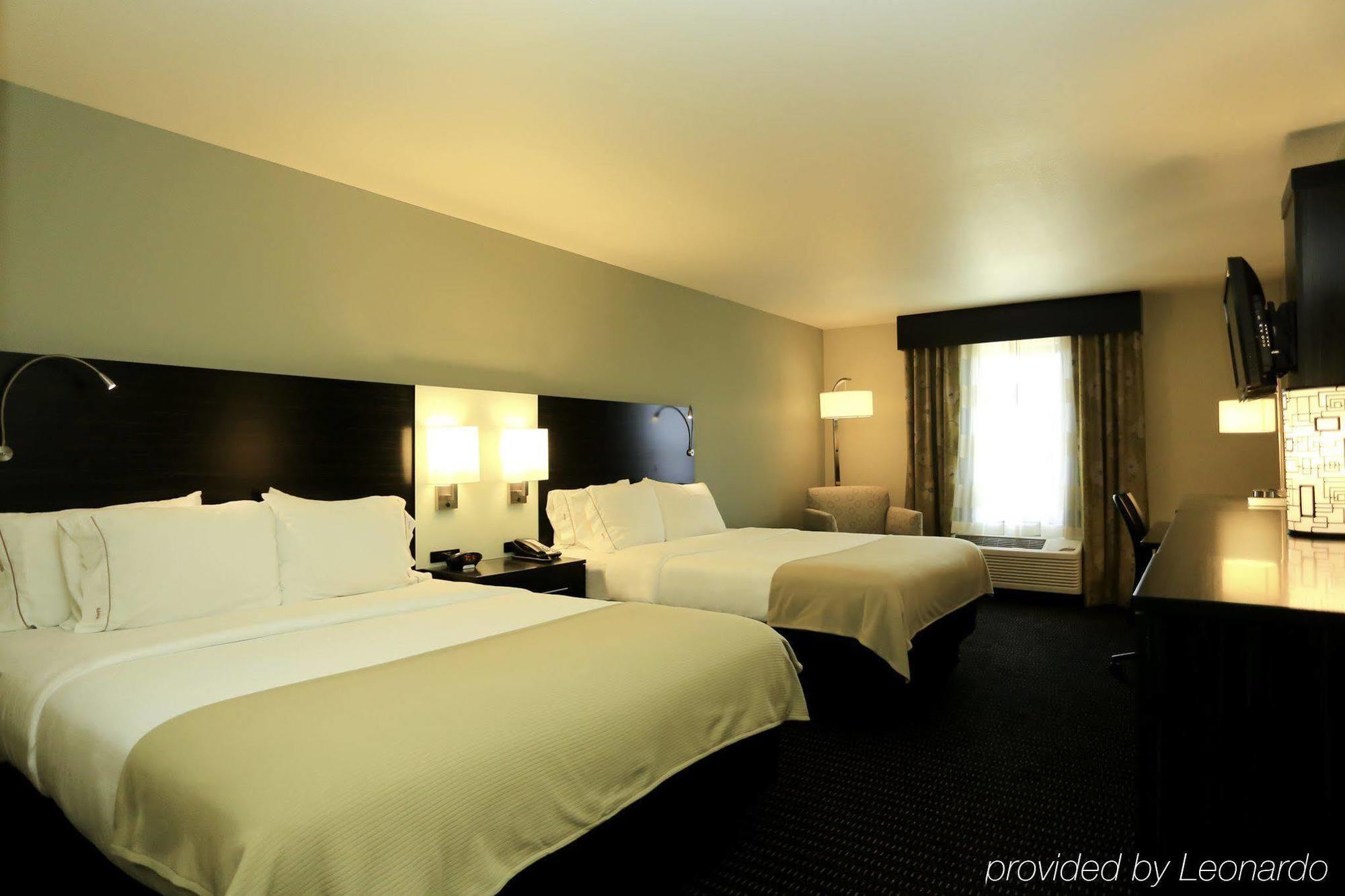 Holiday Inn Express & Suites Marion Northeast By Ihg Habitación foto